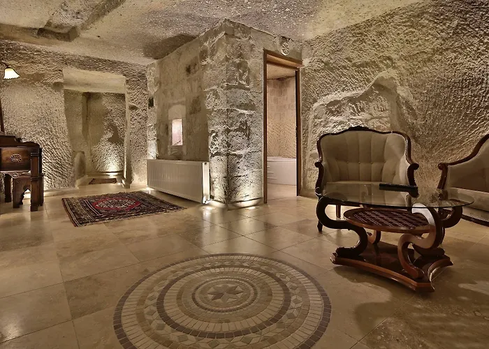 Shoestring Cave House